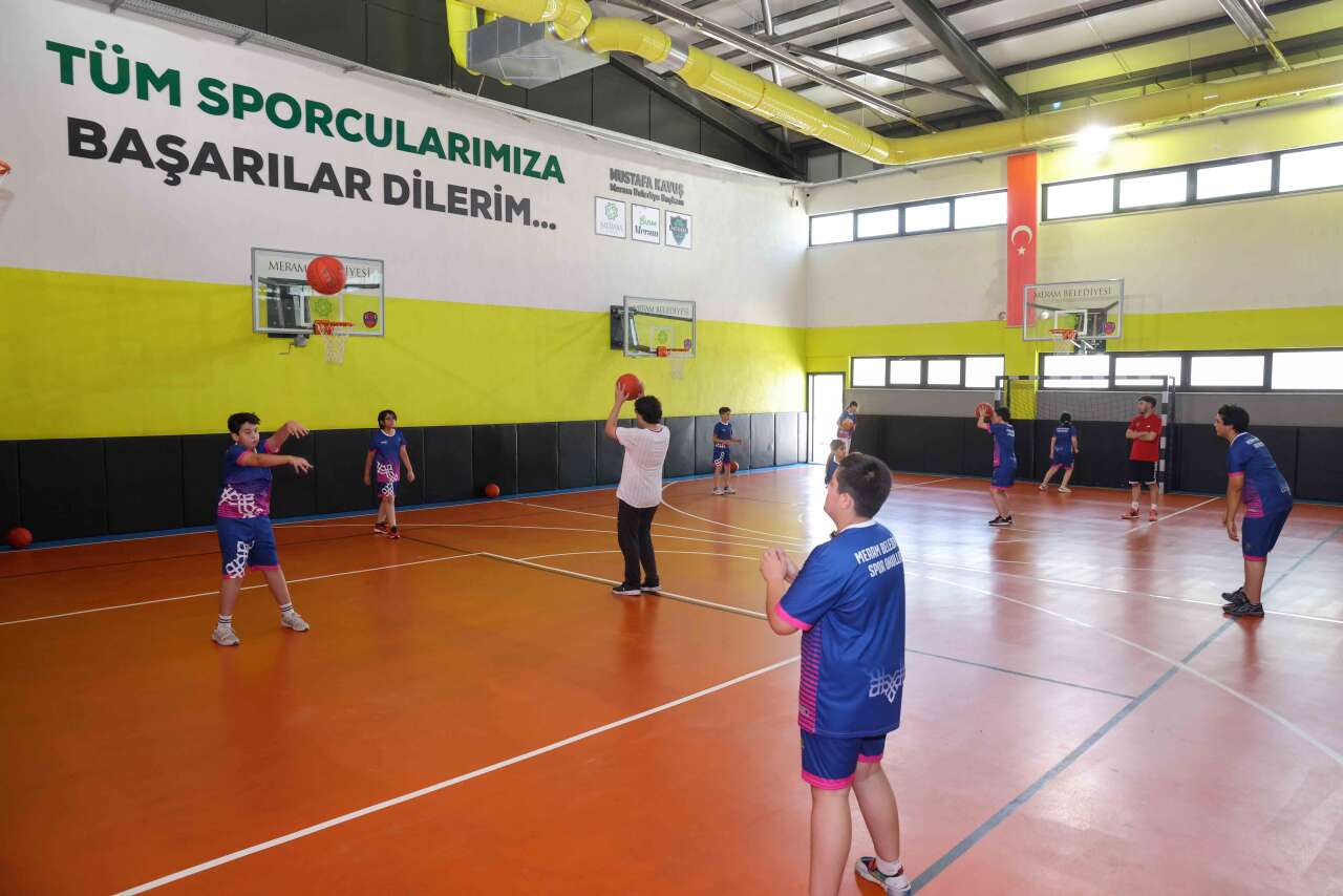 Başkan Kavuş, MEGA Yaz Spor Okulları'nda çocukların heyecanına ortak oldu 11